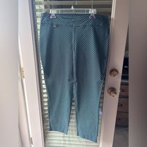 Peck & Peck Black & Kelly Green Print Taper Leg Pull-On Cropped Pants in Size 16